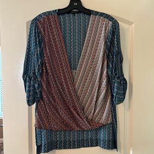 BCBGMAXAZRIA blouse , long sleeve or short (adjustable). Size M.